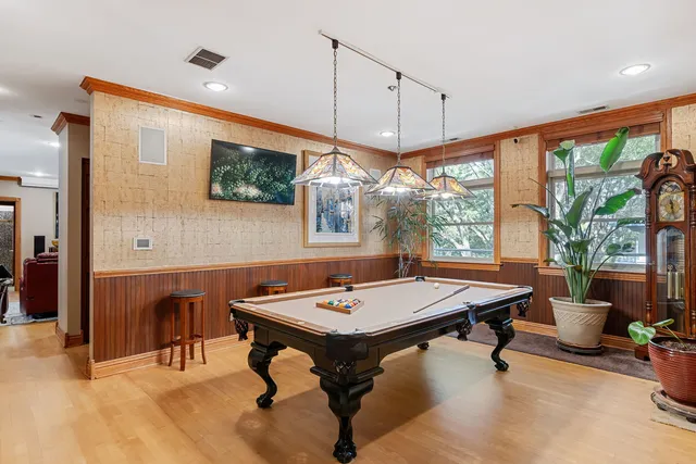 $879,000 | 16 North May Street, Unit 543, Chicago, IL 60607