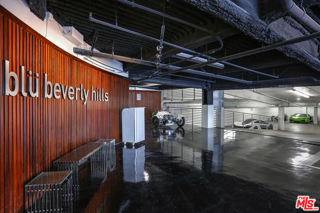 8601 Wilshire Boulevard, Unit 701 Beverly Hills, CA 90211 - Photo 3 of 14 a view of back yard