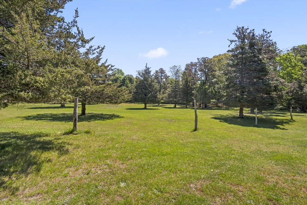 23 Onkokemmy Road West Tisbury, MA 02568 - Photo 6 of 9