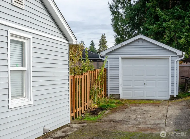 $420,000 | 2723 Locust Avenue West, University Place, WA 98466