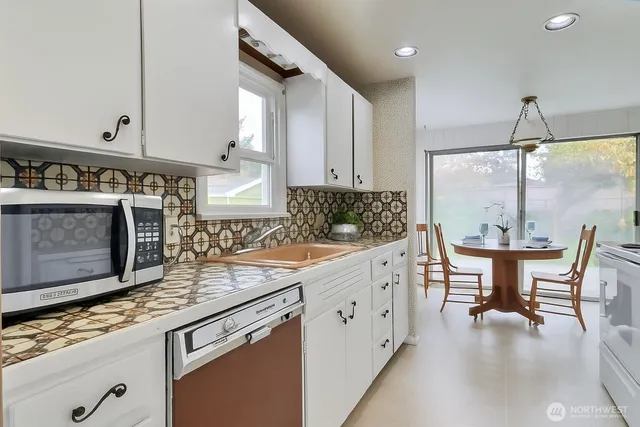 $420,000 | 2723 Locust Avenue West, University Place, WA 98466