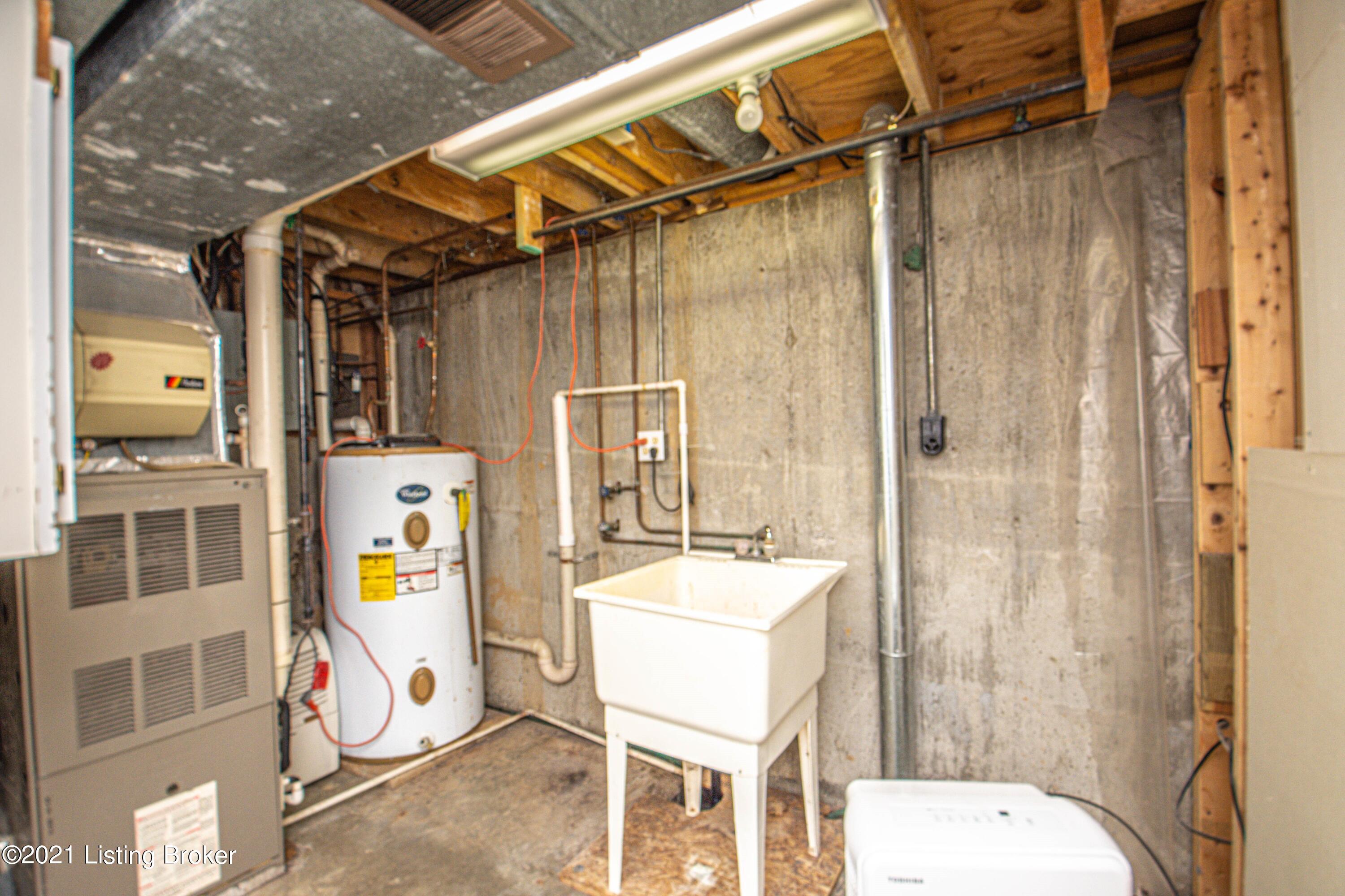 10610 St Rene Road Louisville, KY 40299 - Photo 21 of 34 024_UTILITY ROOM