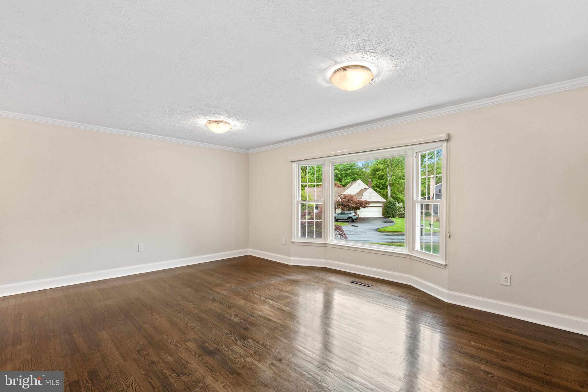 1901 Buckthorn Lane Reston, VA 20191 - Photo 11 of 50 Living Room