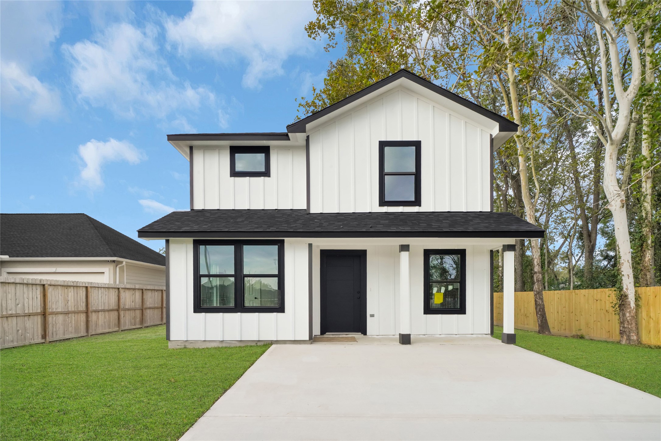 5733 Howell Street Houston, TX 77032 - Photo 2 of 19