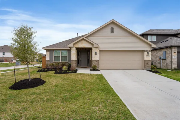 $2,500 | 13724 Sabine Lk Drive, Texas City, TX 77568