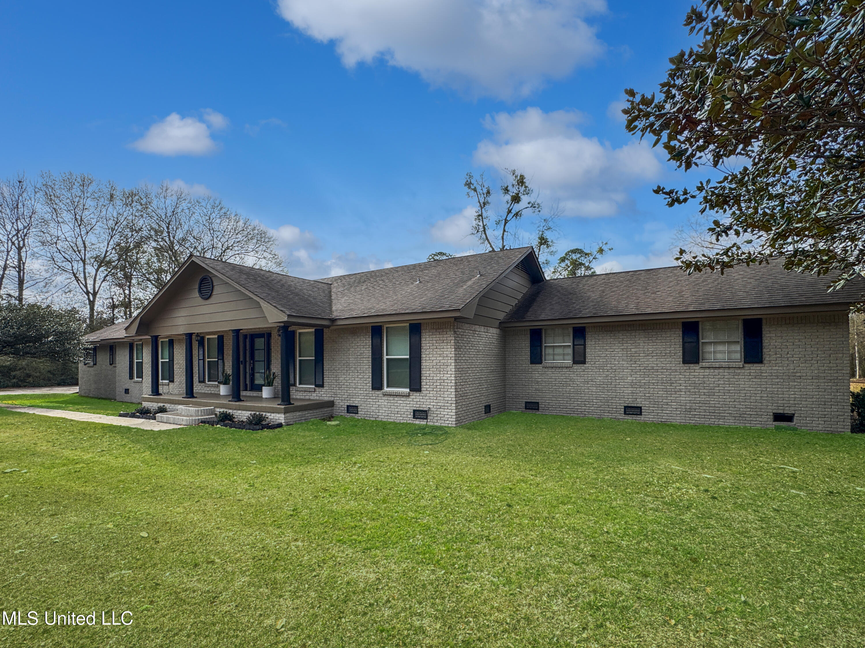 1404 Neal Road Picayune, MS 39466 - Photo 1 of 39 Front