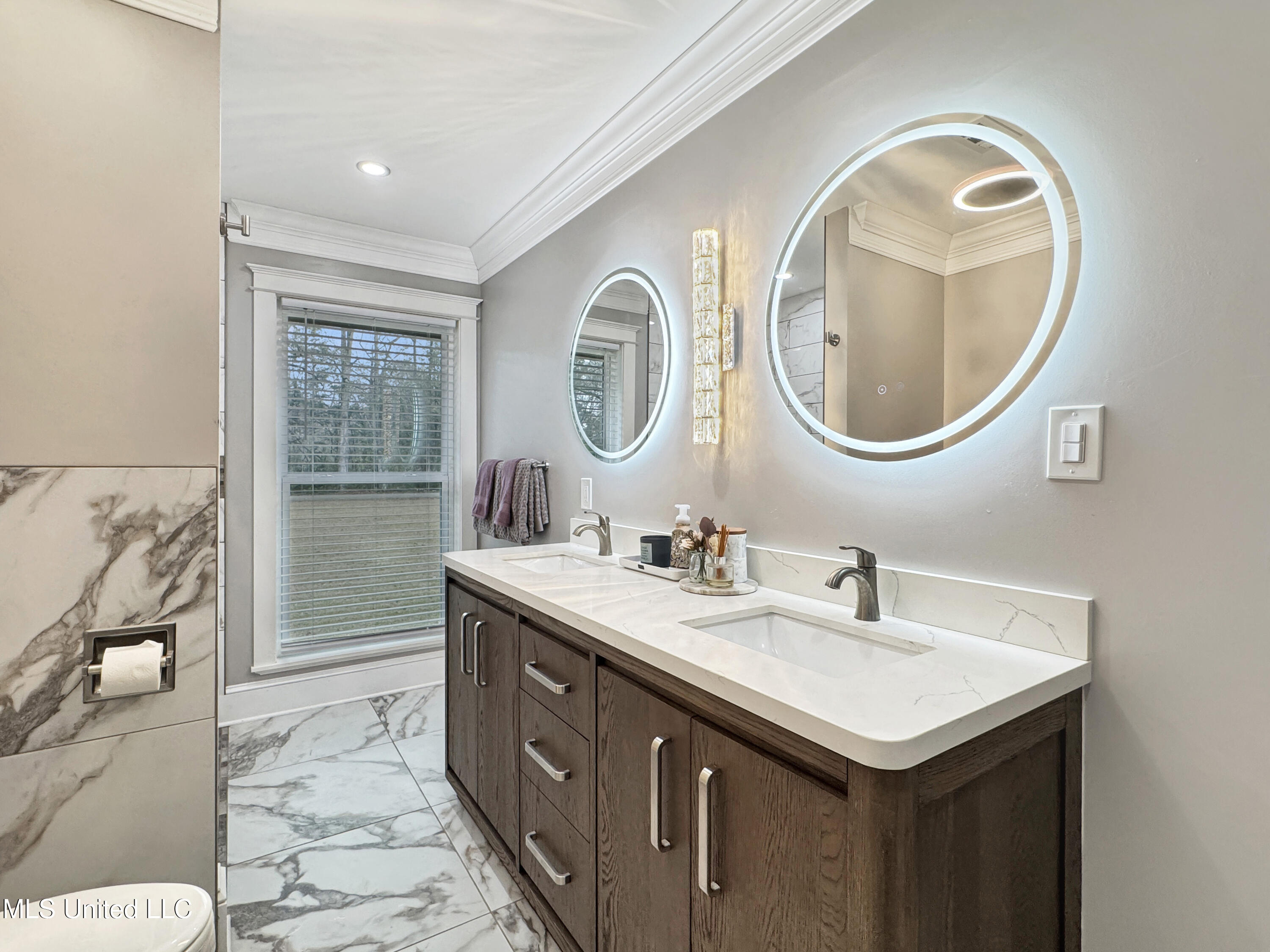 1404 Neal Road Picayune, MS 39466 - Photo 27 of 39 Shared bath