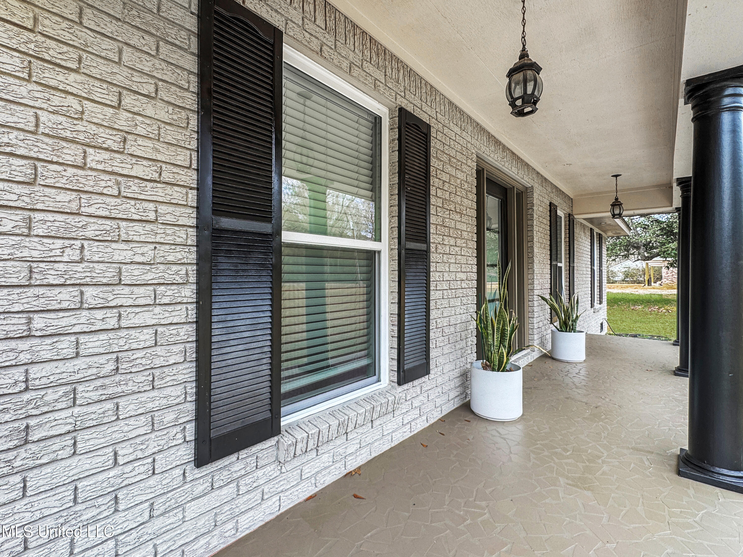 1404 Neal Road Picayune, MS 39466 - Photo 5 of 39 Front porch