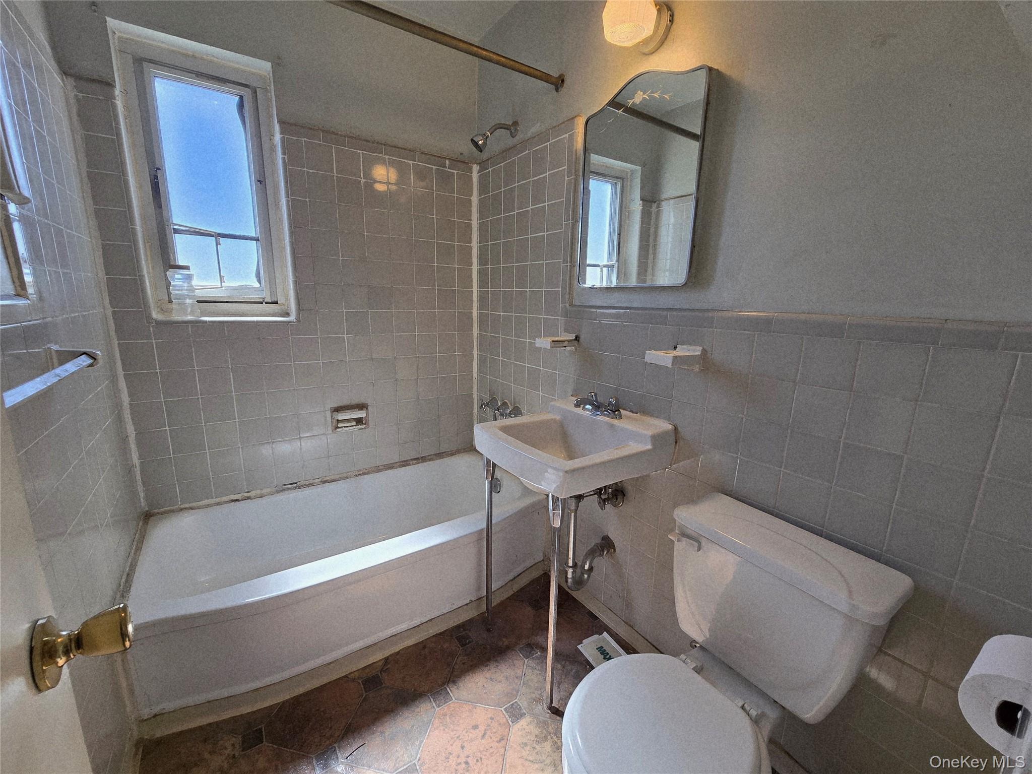 22305 Manor Road, Unit 226 Queens, NY 11427 - Photo 7 of 8