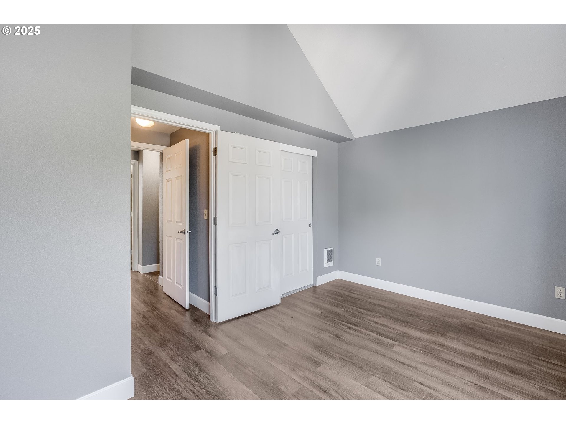 17548 Northwest Springville Road, Unit F8 Portland, OR 97229 - Photo 24 of 31