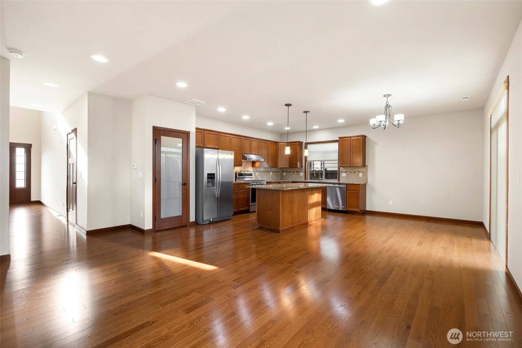 4617 167th Street Southwest Edmonds, WA 98026 - Photo 4 of 31