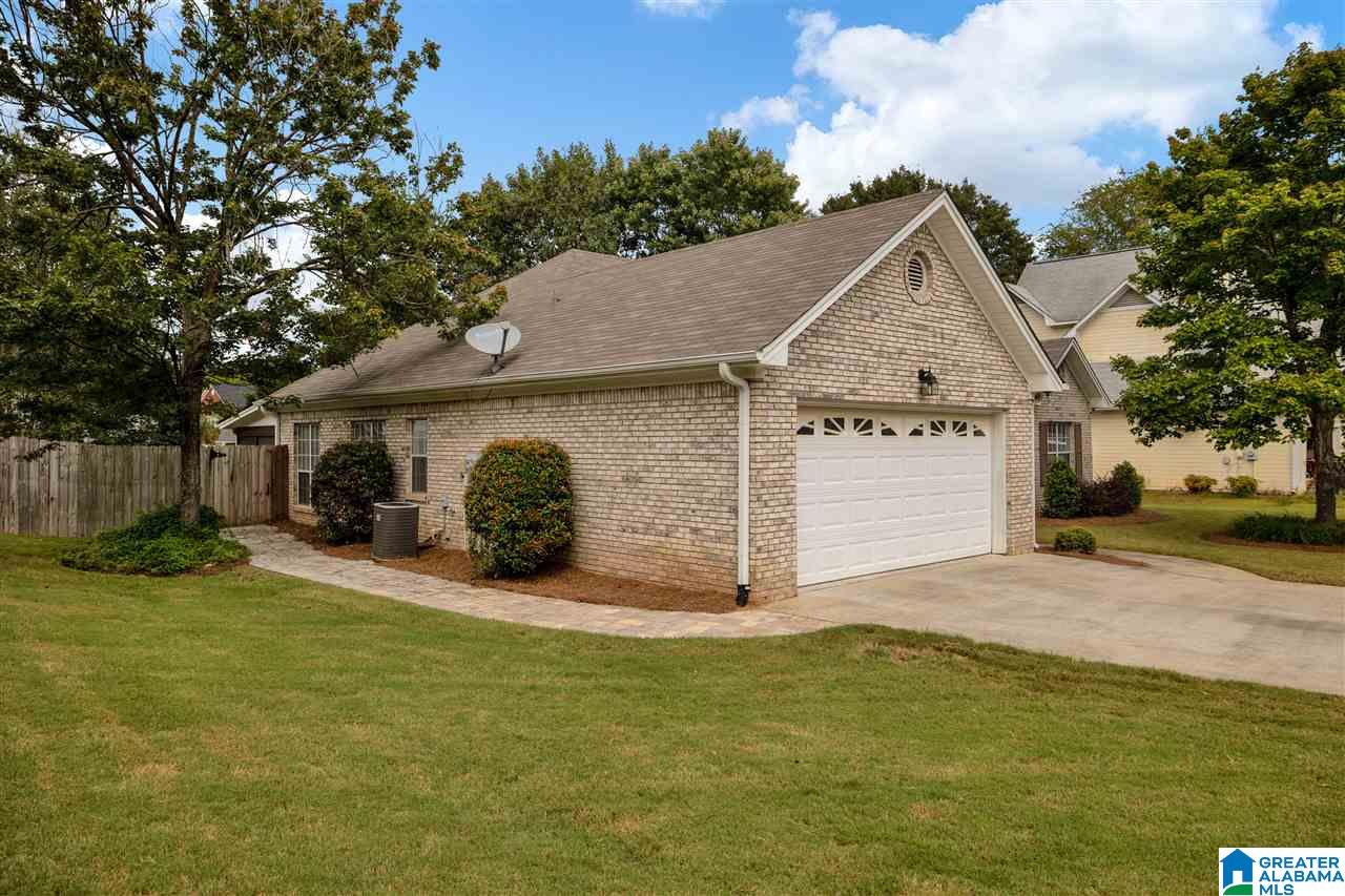 104 Summer Brook Lane Alabaster, AL 35007 - Photo 3 of 31
