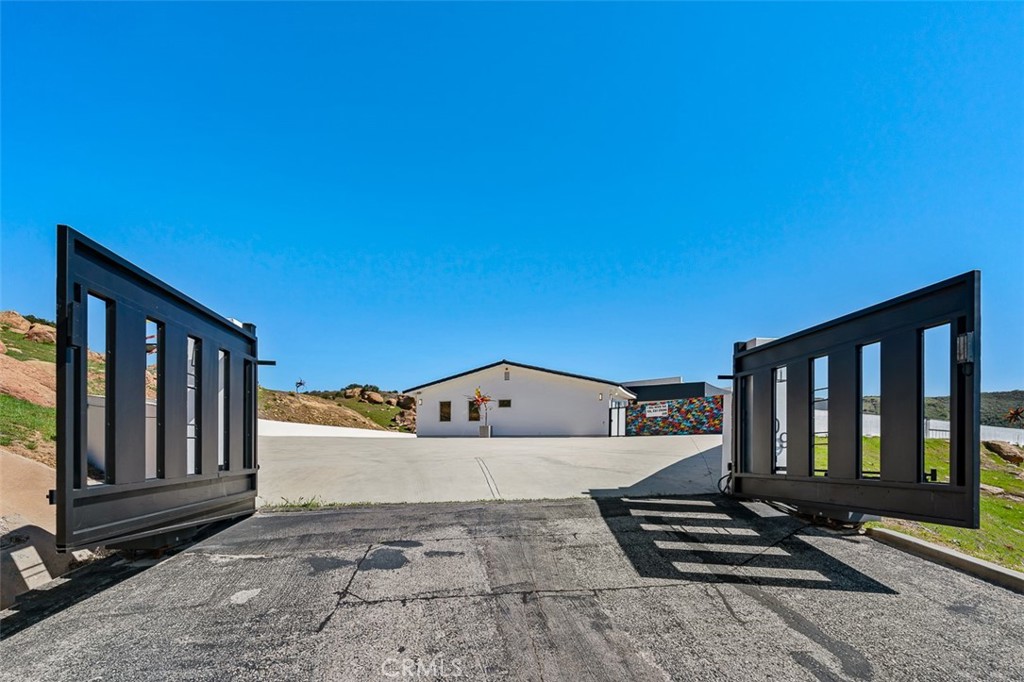 109 Buckskin Road Bell Canyon, CA 91307 - Photo 3 of 57