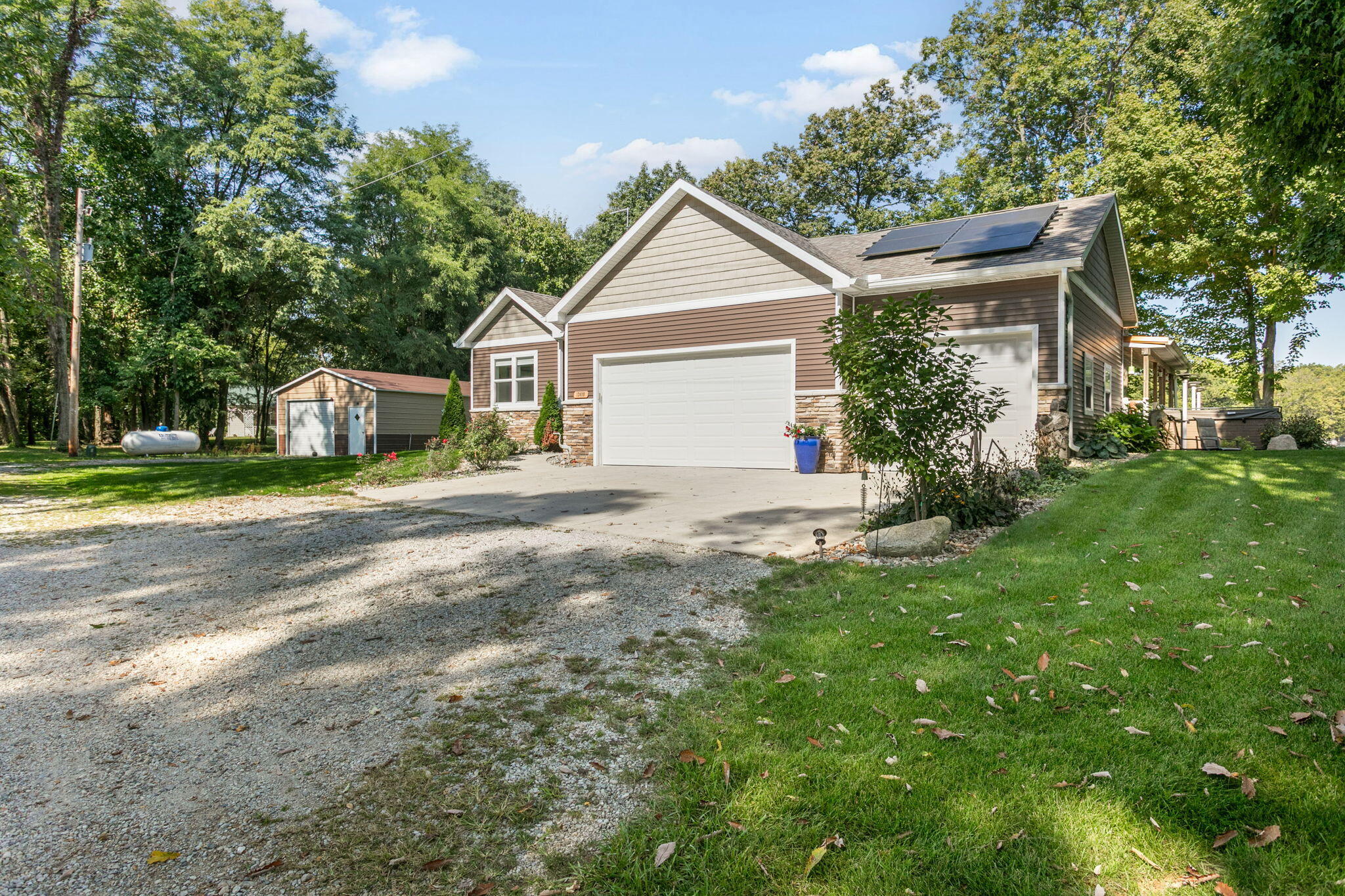 13480 Riverside Drive Constantine, MI 49042 - Photo 2 of 42 2-web-or-mls-001 (2)