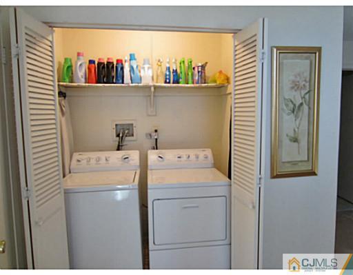 375 Draco Road Piscataway, NJ 08854 - Photo 18 of 25 a utility room with dryer and washer