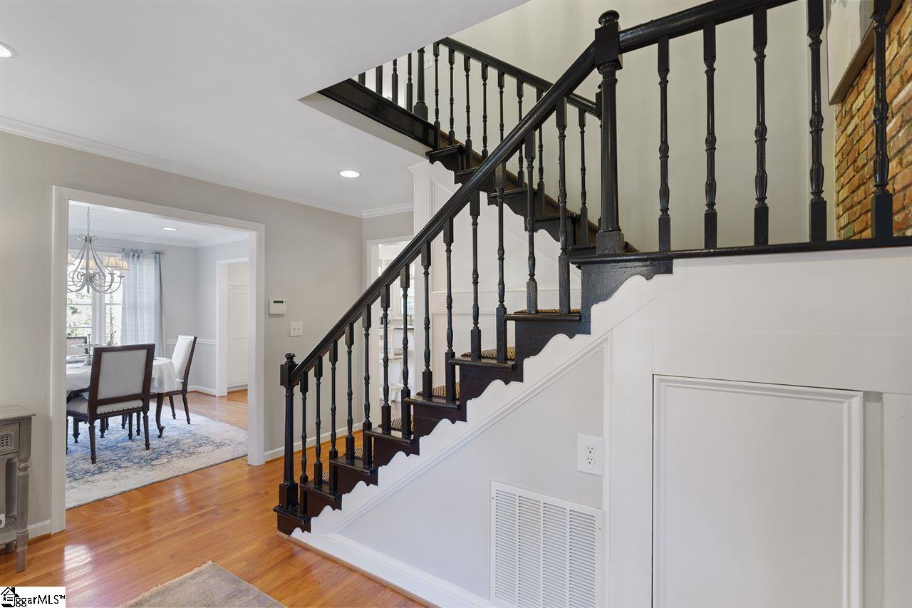 451 Henderson Road Greenville, SC 29607 - Photo 12 of 36
