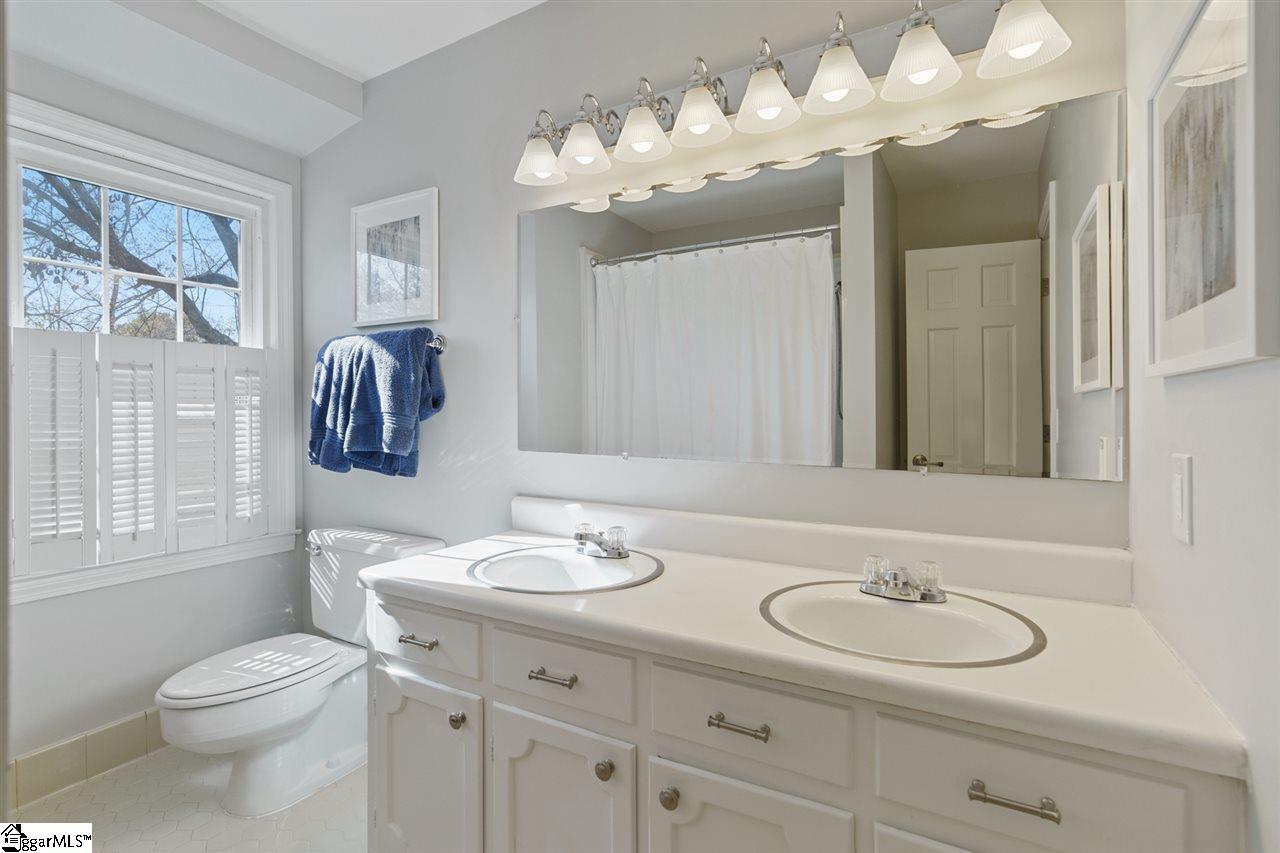 451 Henderson Road Greenville, SC 29607 - Photo 17 of 36