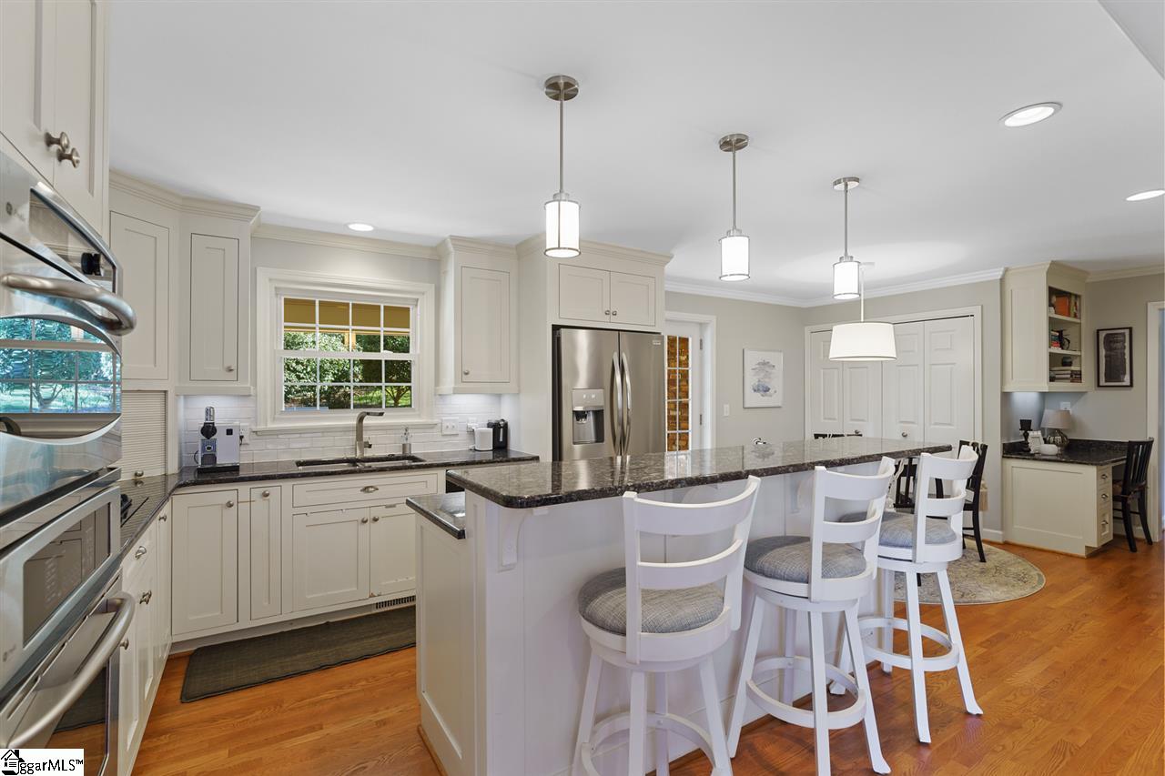451 Henderson Road Greenville, SC 29607 - Photo 26 of 36