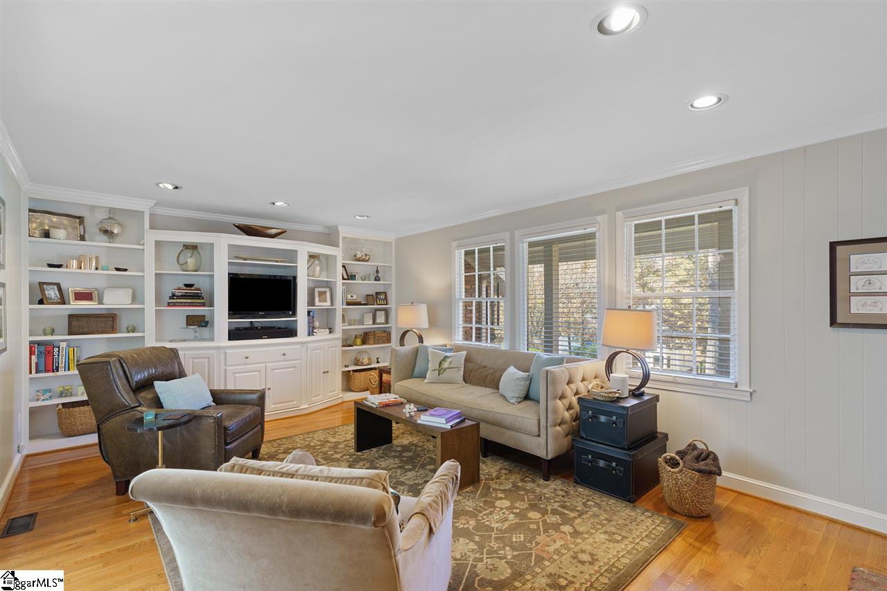 451 Henderson Road Greenville, SC 29607 - Photo 7 of 36