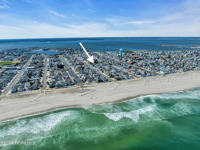 $2,495 | 1605 Grand Central Avenue, Unit 2, Lavallette, NJ 08735