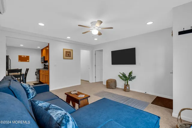 $2,495 | 1605 Grand Central Avenue, Unit 2, Lavallette, NJ 08735