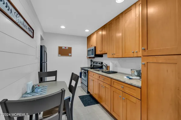 $1,995 | 1605 Grand Central Avenue, Unit 2, Lavallette, NJ 08735