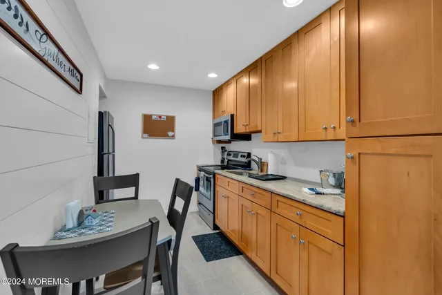 $2,495 | 1605 Grand Central Avenue, Unit 2, Lavallette, NJ 08735