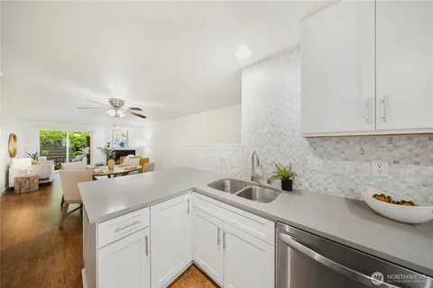 $529,950 | 710 Kirkland Circle, Unit A101, Kirkland, WA 98033