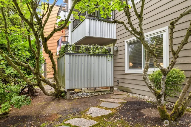 $529,950 | 710 Kirkland Circle, Unit A101, Kirkland, WA 98033