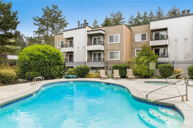 $529,950 | 710 Kirkland Circle, Unit A101, Kirkland, WA 98033