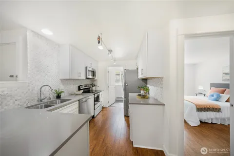 $529,950 | 710 Kirkland Circle, Unit A101, Kirkland, WA 98033