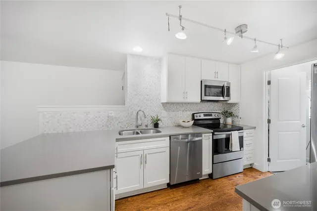 $529,950 | 710 Kirkland Circle, Unit A101, Kirkland, WA 98033