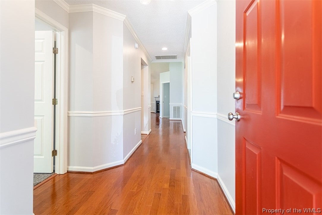 148 Rustling Oak Ridge Yorktown, VA 23692 - Photo 5 of 27 Gallery Image 5