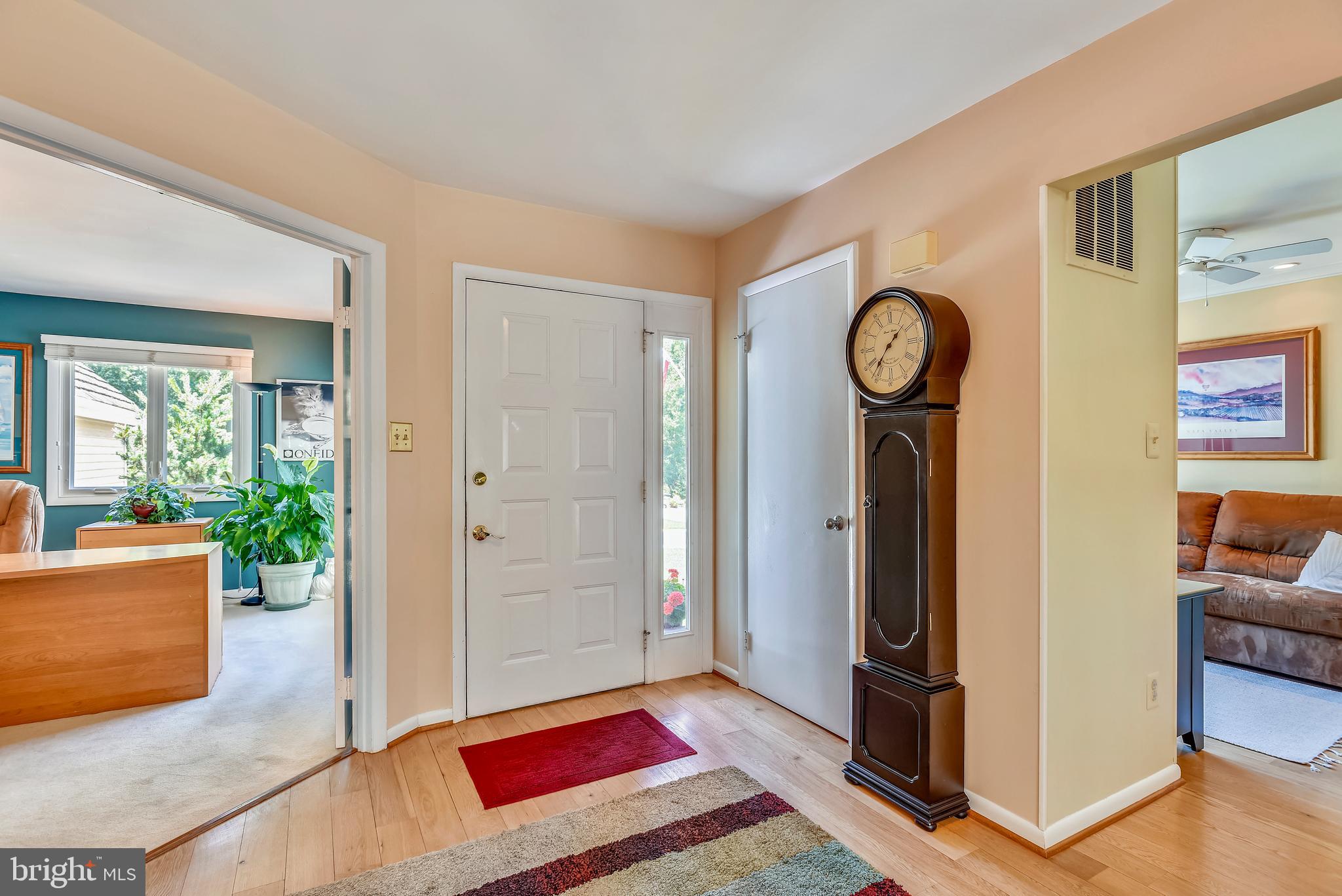11627 Chapel Cross Way Reston, VA 20194 - Photo 4 of 63 View of Entry from Living Room