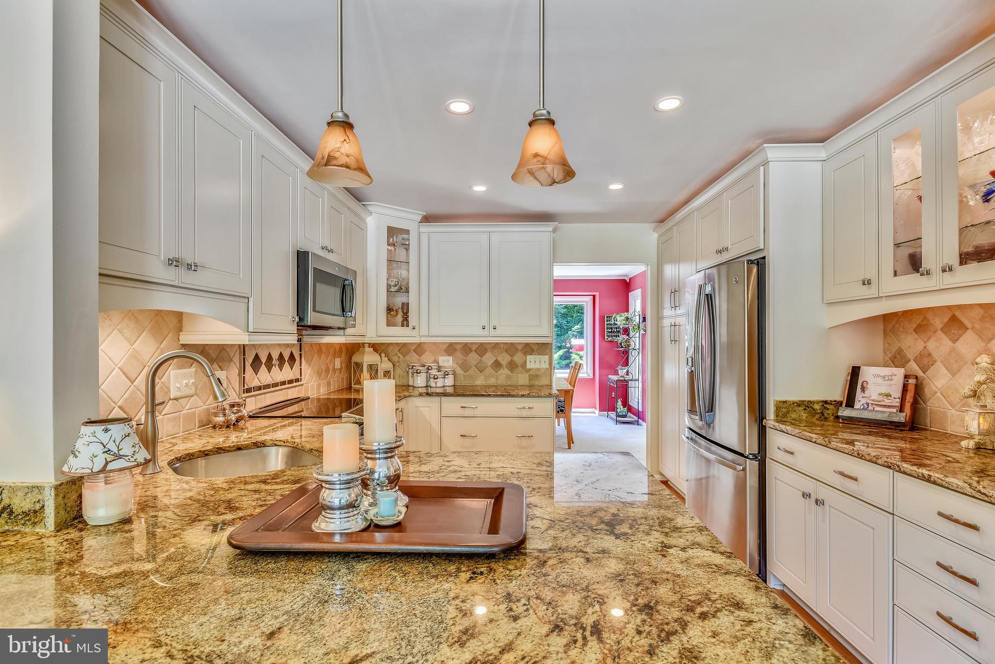 11627 Chapel Cross Way Reston, VA 20194 - Photo 9 of 63 Kitchen Breakfast Bar