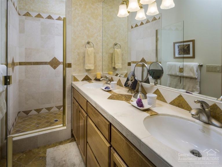 19293 Green Lakes Loop Bend, OR 97702 - Photo 19 of 25 Additional Photo