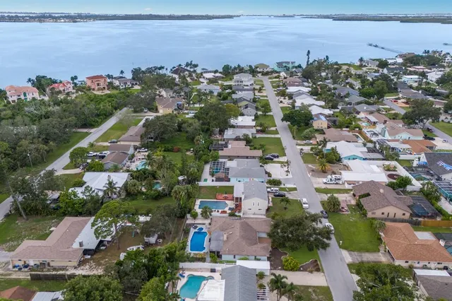 $897,000 | 7711 25th Avenue West, Bradenton, FL 34209