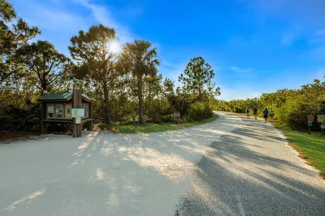 $897,000 | 7711 25th Avenue West, Bradenton, FL 34209