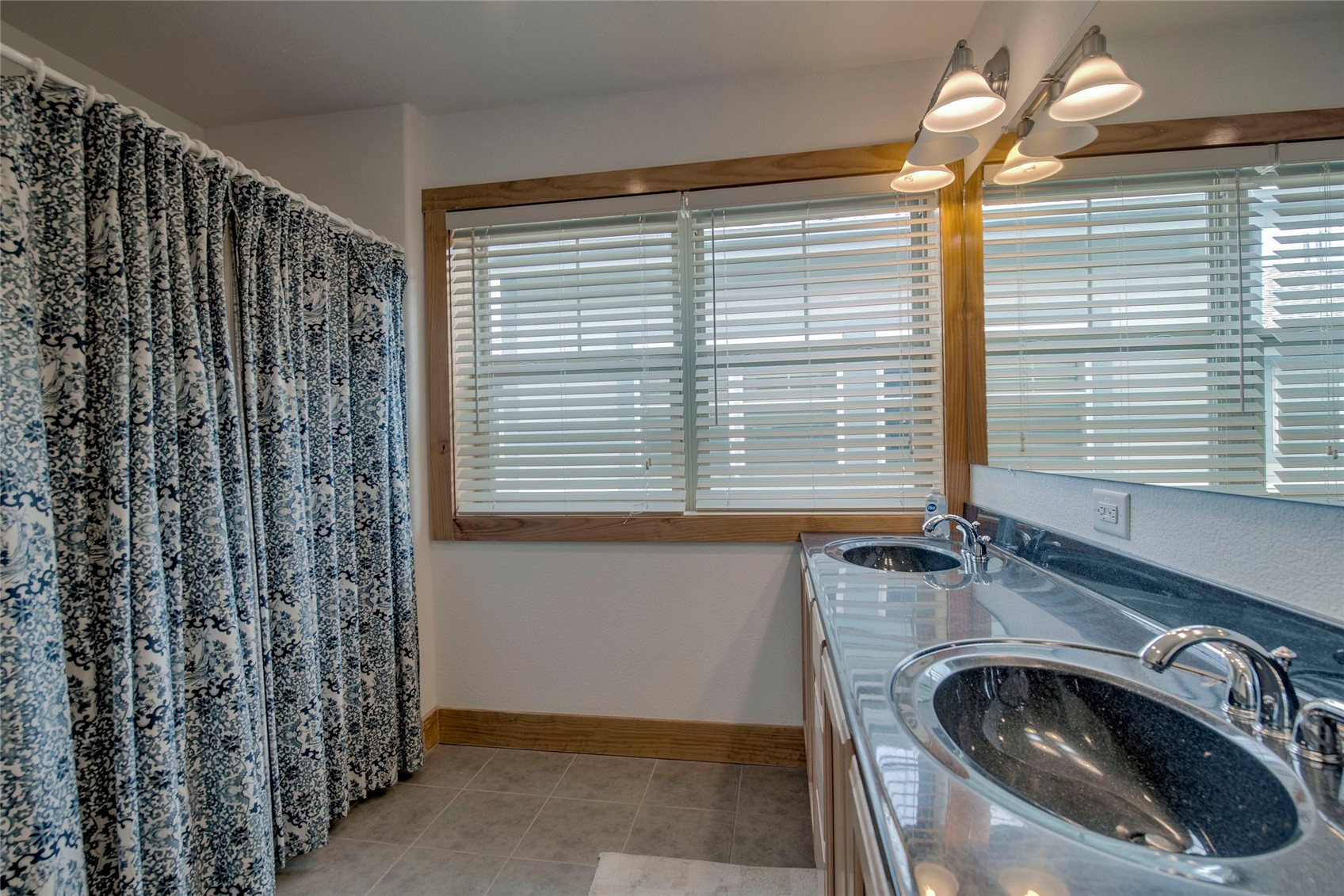 135 Main Street, Unit 218 Dillon, CO 80435 - Photo 33 of 43