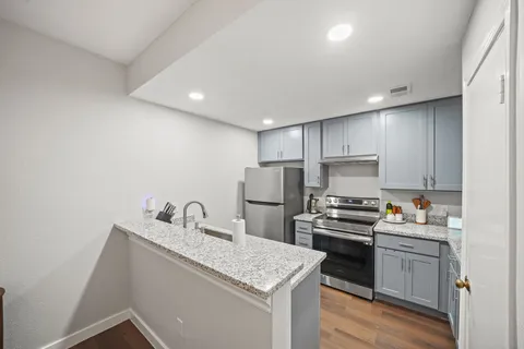 $190,000 | 11711 Memorial Drive, Unit 276, Houston, TX 77024