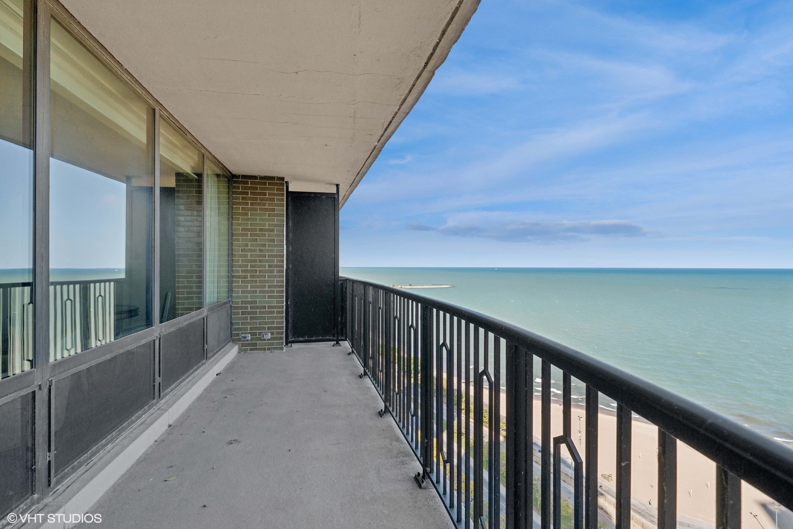 1040 North Lake Shore Drive, Unit 26B Chicago, IL 60611 - Photo 19 of 22 a view of balcony