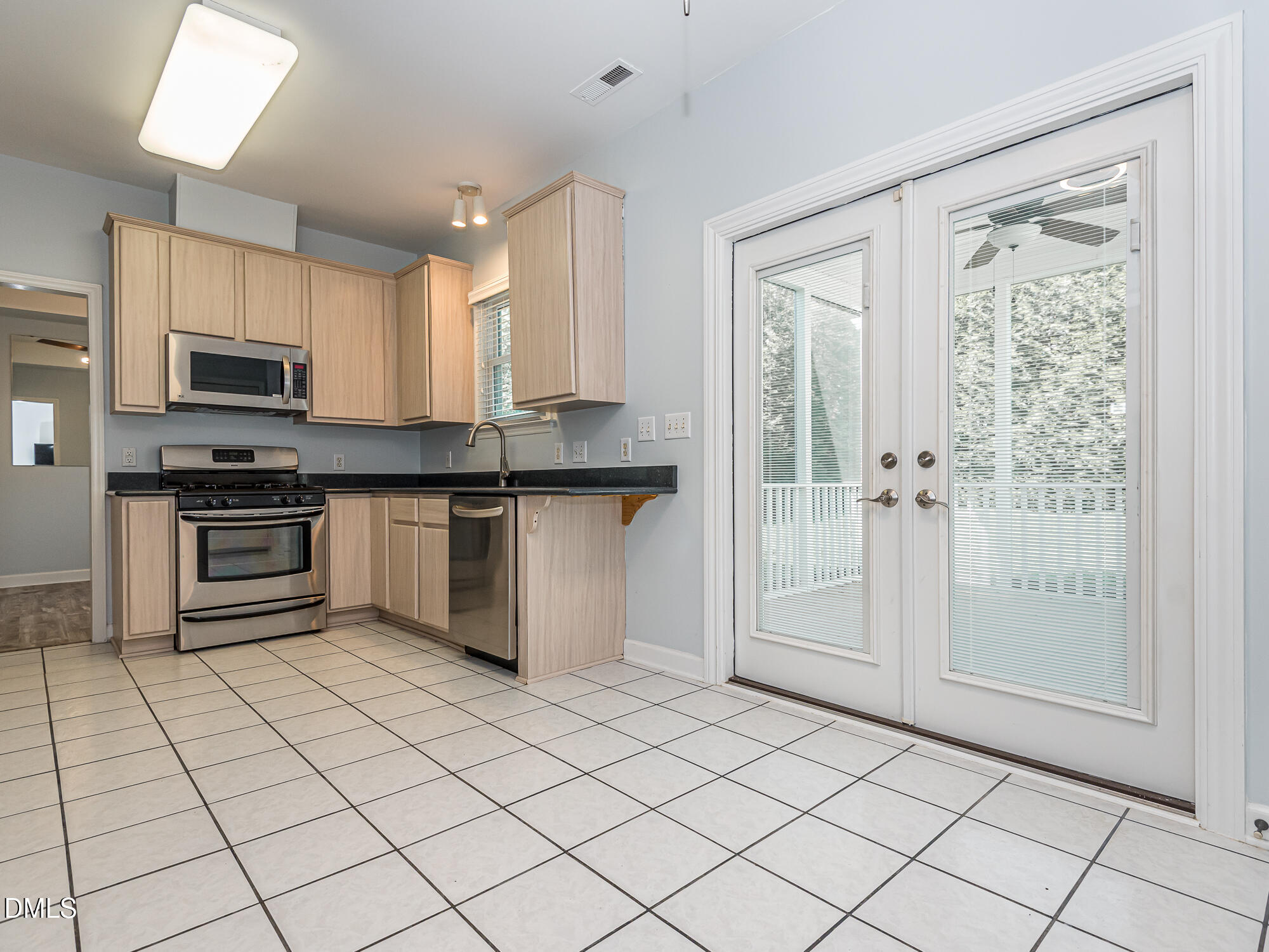 2113 Haig Point Way Raleigh, NC 27604 - Photo 7 of 40 InTrust_Realty_Lee_2113_Haig_Point-9125