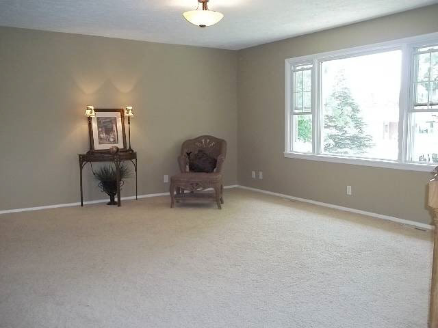 306 North Ellis Road Muncie, IN 47303 - Photo 2 of 12 Gallery Image 2