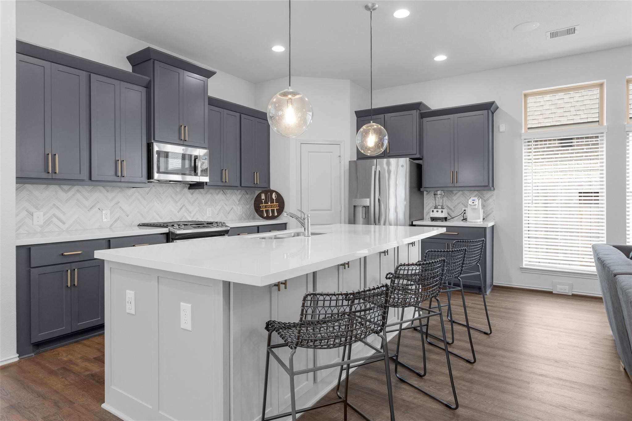 549 Cedar Harbor Court Conroe, TX 77304 - Photo 10 of 25