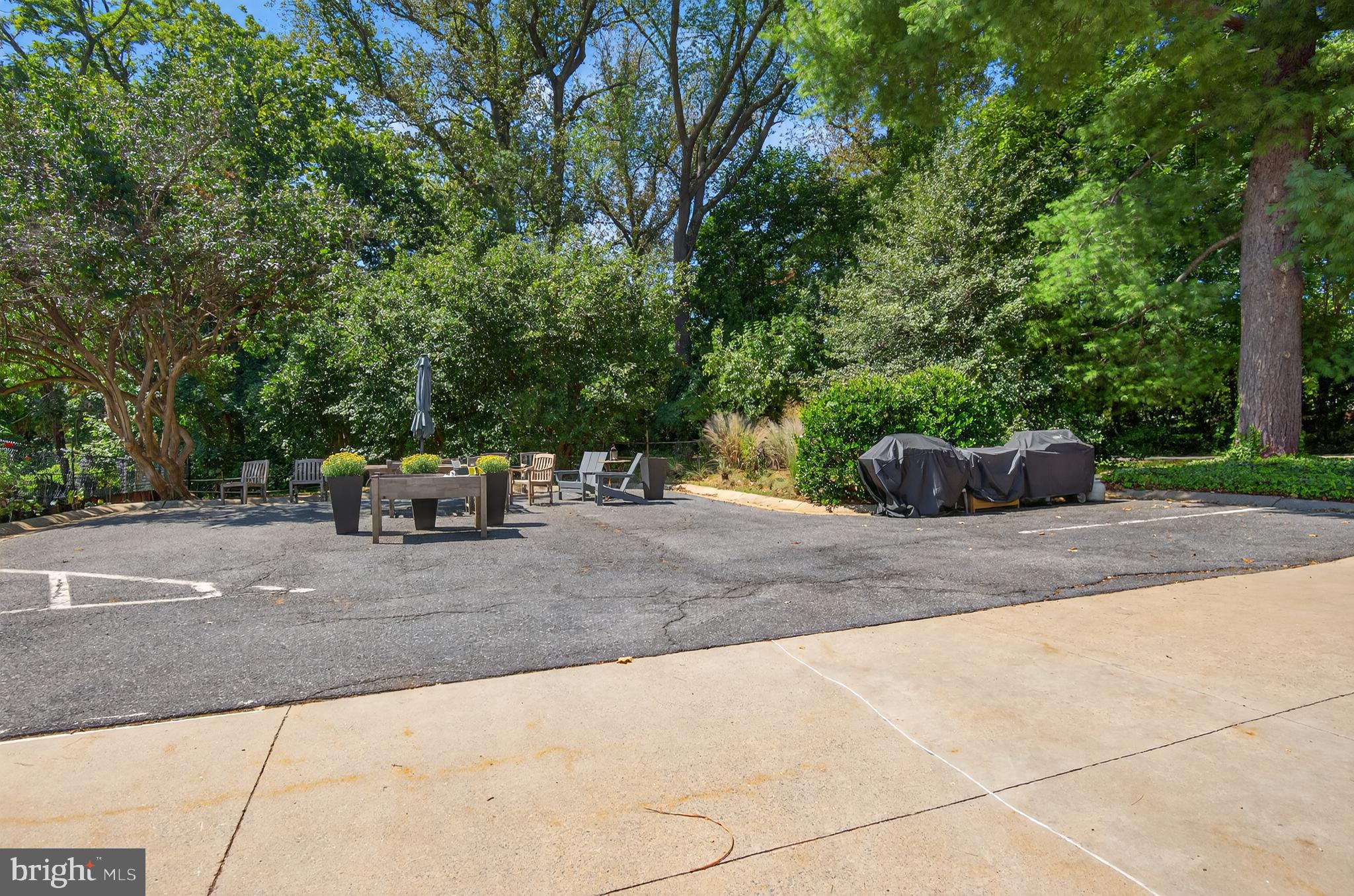 5100 Dorset Avenue, Unit 314 Chevy Chase, MD 20815 - Photo 28 of 30 a view of a house with a garden