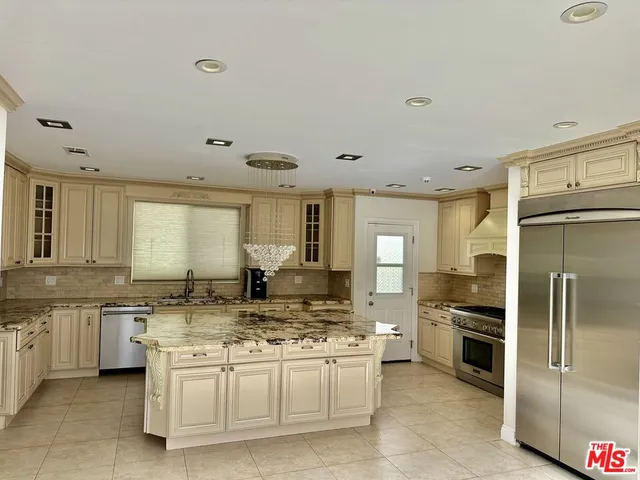 $9,990 | 128 South Swall Drive, Beverly Hills, CA 90211