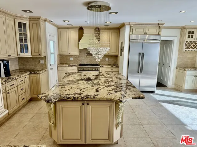 $9,990 | 128 South Swall Drive, Beverly Hills, CA 90211