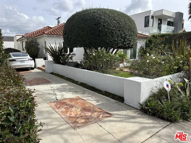 $9,990 | 128 South Swall Drive, Beverly Hills, CA 90211