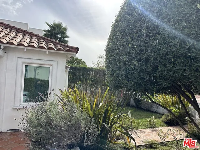 $9,990 | 128 South Swall Drive, Beverly Hills, CA 90211