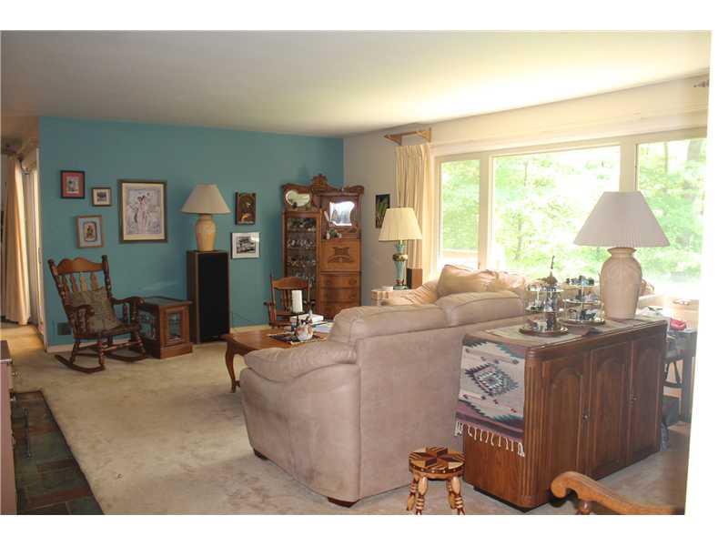 10195 Grubbs Road Wexford, PA 15090 - Photo 3 of 23 Living Room.